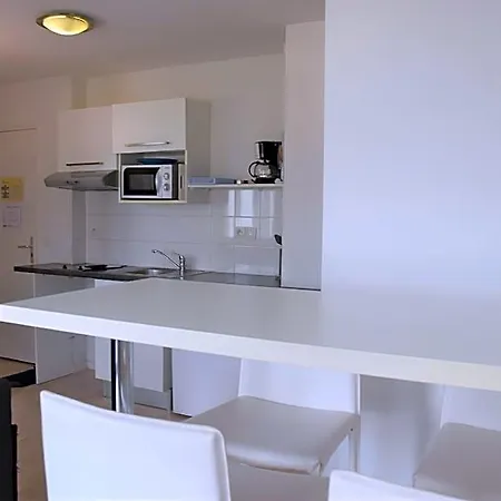 Adonis Hotel